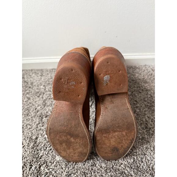 Justin brown suede cowboy boots size 7.5D Read description